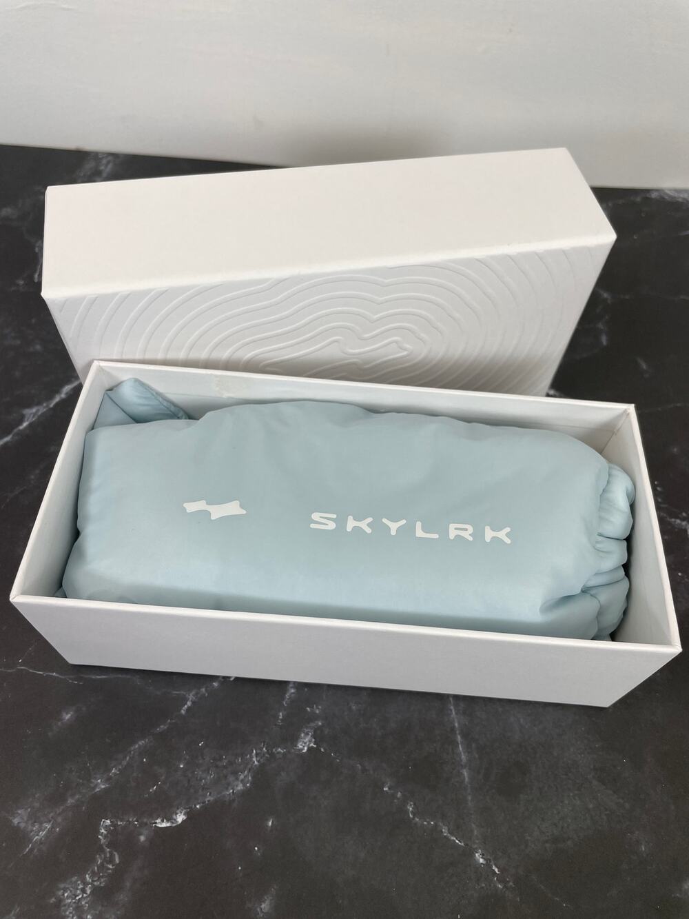 SKYLRK Upside Down Sunglasses Gum Pink SLE001-8003 Justin Bieber W/ Full Box